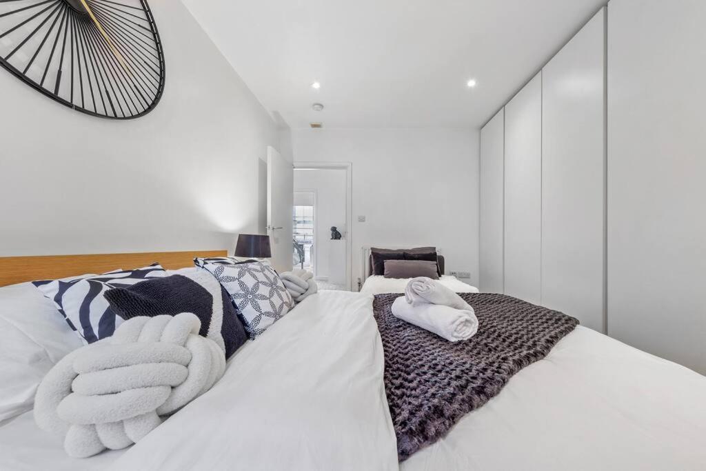 3 Bedroom Flat In Haymarket London Sleeps 14 Hy1 Exteriér fotografie