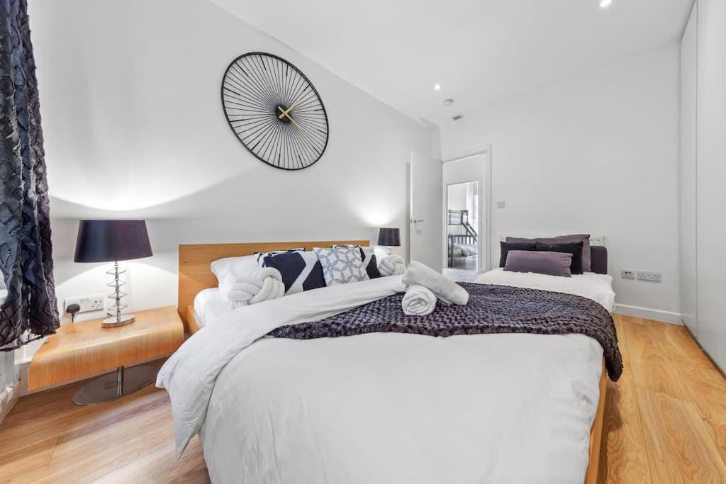 3 Bedroom Flat In Haymarket London Sleeps 14 Hy1 Exteriér fotografie