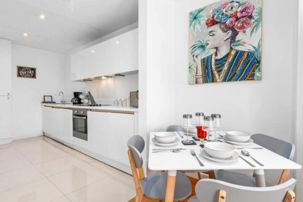 3 Bedroom Flat In Haymarket London Sleeps 14 Hy1 Exteriér fotografie
