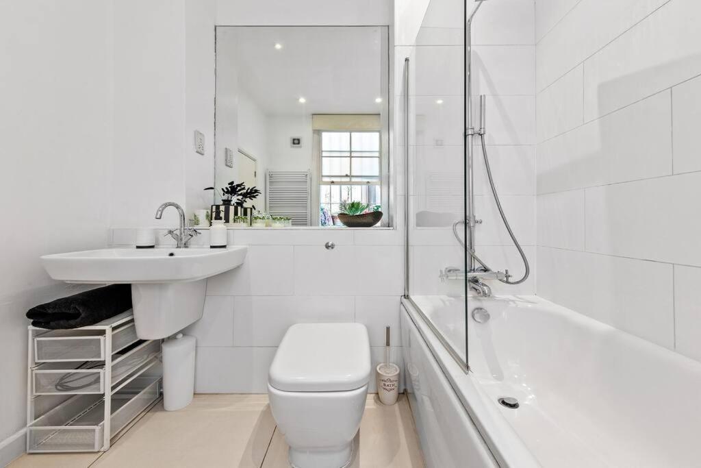 3 Bedroom Flat In Haymarket London Sleeps 14 Hy1 Exteriér fotografie
