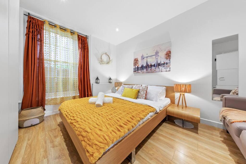 3 Bedroom Flat In Haymarket London Sleeps 14 Hy1 Exteriér fotografie